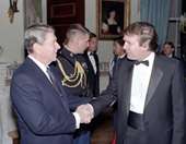 Ο Τραμπ έχει την ευκαιρία να κάνει αυτό που δεν κατάφερε ο Ρέιγκαν