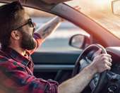 Αποκάλυψη: 1 στους 5 Έλληνες οδηγούς πλακώνεται στο δρόμο