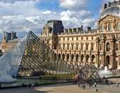 Ληστεία στο Λούβρο: Οι δύο άνδρες που συνελήφθησαν παραδέχτηκαν εν μέρει την εμπλοκή τους