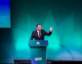 Οι δημοσκοπήσεις πληγώνουν το ΠΑΣΟΚ- Πυκνώνουν τα μηνύματα σε Αδρουλάκη