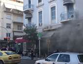 Φωτιά σε διαμέρισμα στην πλατεία Αμερικής – Δεν εγκλωβίστηκαν άτομα