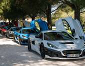 Επίδειξη ισχύος 19.000 ίππων από την Rimac στο πιο ήσυχο και δυνατό road trip στην ιστορία