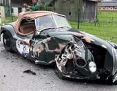 Υπέροχη Jaguar ΧΚ120 του 1948 διαλύθηκε σε τρακάρισμα και έφταιγε το κινητό