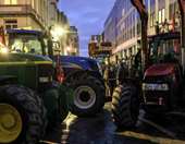 ΕΕ: Εκατοντάδες τρακτέρ στους δρόμους των Βρυξελλών ενόψει της Συνόδου Κορυφής