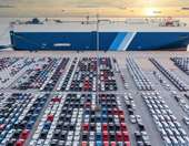 Γιατί γεμίζουν με αυτοκίνητα τα λιμάνια της Ευρώπης