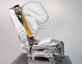 Τι είναι τα καθίσματα μηδενικής βαρύτητας και ποια εταιρεία τα εξελίσσει