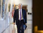 Fed: Κράτησε πατημένο το "pause" αγνοώντας τις πιέσεις Τραμπ - Σταθερά τα επιτόκια με "καμπανάκια" για πληθωρισμό και ανεργία