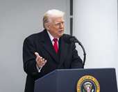 WSJ: Γουόρς και Χάσετ τα φαβορί του Τραμπ για την προεδρία της Fed