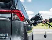 Δύο μεγάλες φίρμες αυτοκινήτων κάνουν πίσω στα PHEV μεγάλης ηλεκτρικής αυτονομίας