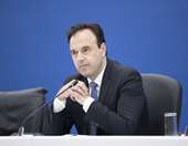 Δ. Παπαστεργίου: Συζητάμε απαγορεύσεις και περιορισμούς στη χρήση των social media ανάλογα με την ηλικία