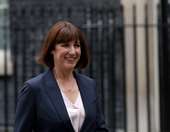 FT: Το βρετανικό ΥΠΟΙΚ προσφέρει πακέτα έως 100.000 στερλινών στους εργαζομένους για εθελούσια αποχώρηση