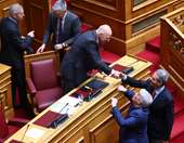 Βουλή: Eγκρίθηκε κατά πλειοψηφία το νομοσχέδιο για τη νέα δομή των Ενόπλων Δυνάμεων