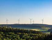 Αιολική ενέργεια: Ιστορική επιβράδυνση το 2025 – Εξαίρεση η Κίνα, αναταράξεις σε Ευρώπη και ΗΠΑ