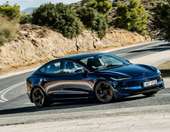 Δοκιμή Tesla Model 3 Performance: Ένα δαιμονισμένο οικογενειακό αυτοκίνητο