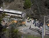 Εκτροχιασμός τρένων στην Ισπανία: Στους 42 οι νεκροί - Συνεχίζονται οι έρευνες στα συντρίμμια