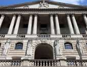 Τράπεζα της Αγγλίας: Μείωση επιτοκίων στο 3,75% αλλά με επιφυλάξεις για τη συνέχεια