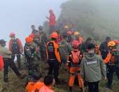 Ινδονησία: Εντοπίστηκε άψυχο σώμα επιβάτη από το αεροσκάφος που συνετρίβη