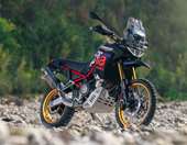 Πόσο κοστίζουν στην Ελλάδα οι νέες Aprilia Touareg Rally και Moto Guzzi Stelvio Duecento Tributo