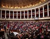 Γαλλία: Η Κάτω Βουλή ενέκρινε επείγον νόμο για την παράταση του προϋπολογισμού