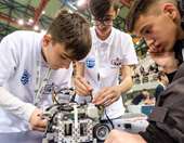 COSMOTE: Ένα δεκαετές ταξίδι για την εκπαιδευτική ρομποτική και το STEM για τις ψηφιακές δεξιότητες των νέων