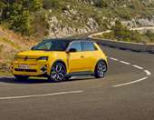 Αποστολή στη Γαλλία: Οδηγούμε το νέο Renault 5