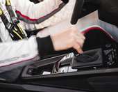 Η Porsche απέδειξε με ένα απίστευτο ρεκόρ γιατί τα χειροκίνητα κιβώτια δεν έχουν πεθάνει