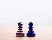 European Newsroom: Η πολιτική γραμμή των ΗΠΑ βρίσκει απήχηση στην άκρα δεξιά της Ευρώπης