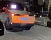 Τι είναι οι Cybertruck Hunters που έγιναν viral σε λίγες μέρες (video)