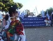 Με εικόνες αγίων και ελληνικές σημαίες το "Family Pride" στην Θεσσαλονίκη