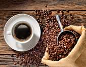 Οι υψηλές τιμές του καφέ ήρθαν για να μείνουν παρά τις μειώσεις αμερικανικών δασμών