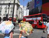 Βρετανία: Η θερμότερη χρονιά το 2025 - "Καμπανάκι" για λειψυδρία και απαγόρευση στο πότισμα