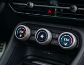 Καύσωνας στο αυτοκίνητο: Γιατρός εξηγεί πώς πρέπει να χρησιμοπούμε τον κλιματισμό