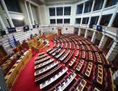 Προϋπολογισμός 2026 - αντιπολίτευση: Η κυβέρνηση "αυτοθαυμάζεται" αλλά οι εργαζόμενοι την έχουν καταλάβει