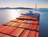 Οι ναυτιλιακές αυξάνουν τα ναύλα για τη μεταφορά καφέ