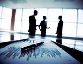 Ενισχύονται οι θέσεις των shorts στις ελληνικές τράπεζες, επιστρέφει δριμύτερο και το Marshall