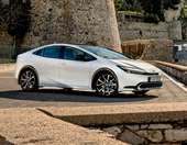 Απίστευτα χαμηλή κατανάλωση του Toyota Prius-έκανε φοβερό Ρεκόρ Γκίνες