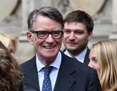 Βρετανία: Έφοδοι της αστυνομίας σε σπίτια στο πλαίσιο ερευνών για τις σχέσεις Μάντελσον με τον Έπσταϊν