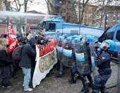 Ιταλία: Επεισόδια και τραυματίες σε διαδήλωση του ακροαριστερού "κοινωνικού κέντρου" στο Τορίνο