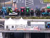 Αγροτικά μπλόκα: Ποια είναι η κατάσταση στην Εθνική Οδό - Πού γίνεται εκτροπή των οχημάτων