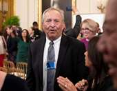 Παραιτείται ο πρώην ΥΠΟΙΚ των ΗΠΑ Λ. Σάμερς από το Δ.Σ. της OpenAI, μετά την δημοσιοποίηση των μέιλ του Έπσταϊν