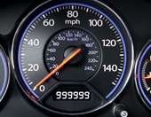 Έμπορος αυτοκινήτων γύριζε τα χιλιόμετρα σε εκατοντάδες αυτοκίνητα