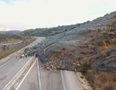 Ιονία Οδός: Μέχρι πότε θα παραμείνει κλειστή λόγω της κατολίσθησης