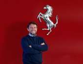 H Ferrari βρήκε τον άνθρωπο για να μπει στην θάλασσα