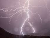 Η κακοκαιρία σαρώνει τη Στερεά - Χιόνια, απαγορεύσεις και "κόκκινος" συναγερμός στους δρόμους