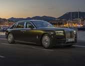 Διάσημος μποξέρ έκανε δώρο γενεθλίων στον εαυτό του δύο Rolls-Royce (video)