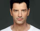 Ο Σάκης Ρουβάς έχει νέο αυτοκίνητο και είναι αγροτικό (video)