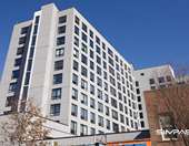 Simpas: Κουφώματα από τα Γιάννενα στο σαλέ της Jennifer Lopez στη Μοντάνα και στην έπαυλη του ιδιοκτήτη της Dell