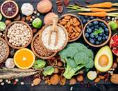 Έξι τροφές που καταπολεμούν τον καρκίνο και πόσο πρέπει να τρώμε από αυτές