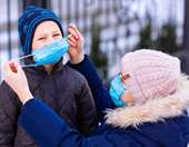 Κορονοϊός: Τι δείχνει μελέτη για τις επιπτώσεις στα αναπτυξιακά ορόσημα για τα βρέφη και τα μικρά παιδιά