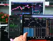 Κόκκινα ταμπλό στην Ασία στη σκιά των απειλών Τραμπ